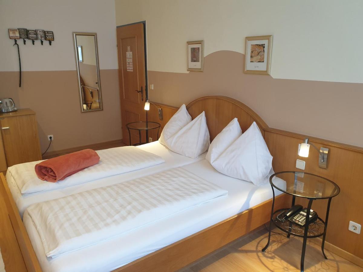 Hotel Pension Alte Muehle Klosterneuburg Bagian luar foto