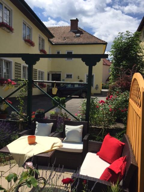 Hotel Pension Alte Muehle Klosterneuburg Bagian luar foto